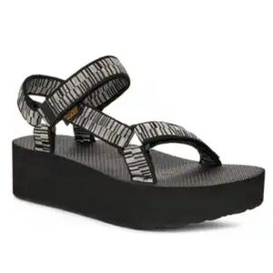 Teva Flatform Universal Black White Sandals - Women’s Size 9